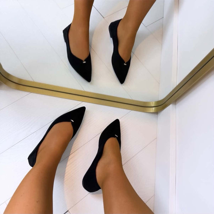Servane | Ballerines Pointues à Détail Doré - Noir