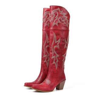 Joséphine bottes cuissardes style santiag Léonie Varenne vue 11