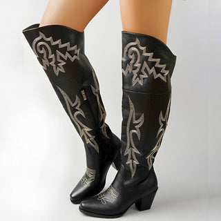 Joséphine bottes cuissardes style santiag Léonie Varenne vue 8