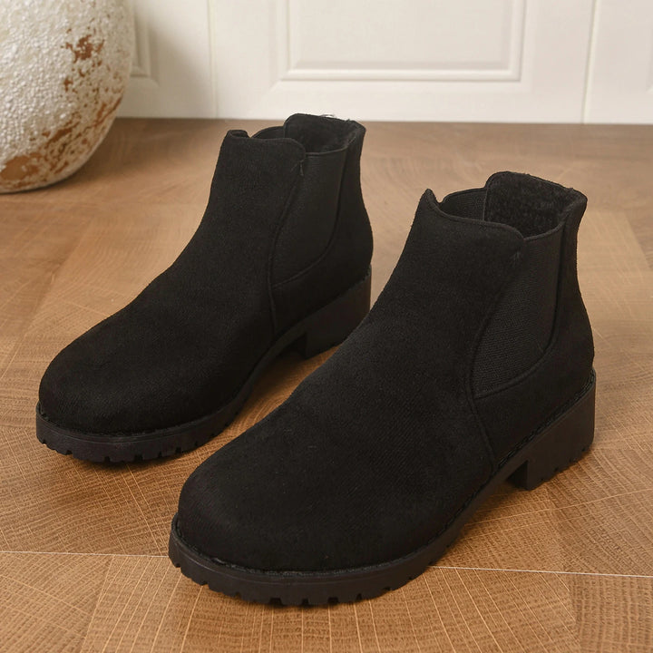 Margaux | Bottines Chelsea en Daim à Semelle Crantée — Noir