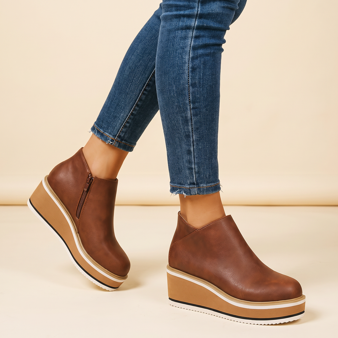 Constance | Bottines Compensées à Zip Latéral — Marron Foncé portée