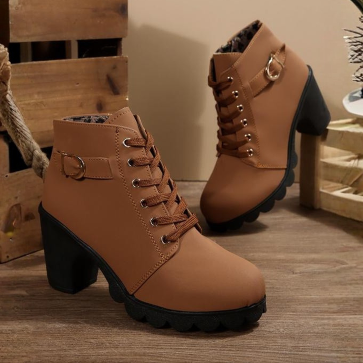 Romane bottines à lacets et boucle métallique Léonie Varenne vue 2