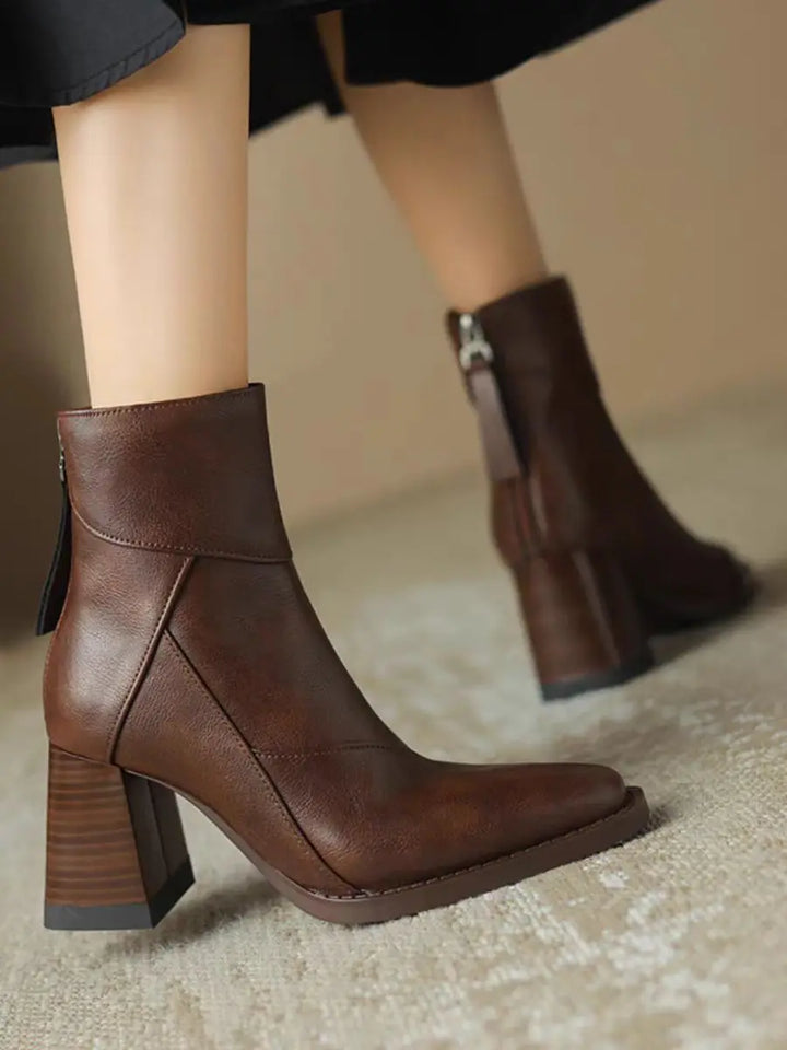 Eugénie | Bottines à Bout Carré et Zip Arrière