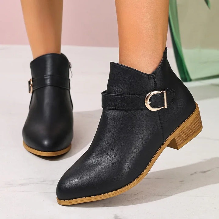 Armelle | Bottines Orthopédiques Pointues à Boucle et Petit Talon - Noir