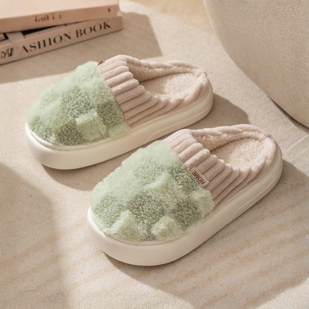 Capucine chaussons en peluche antidérapants Léonie Varenne vue 1