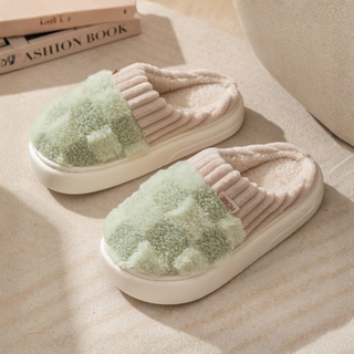 Capucine chaussons en peluche antidérapants Léonie Varenne vue 1