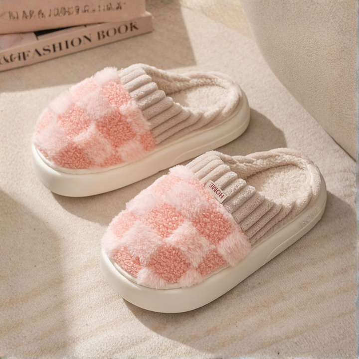 Capucine chaussons en peluche antidérapants Léonie Varenne vue 2