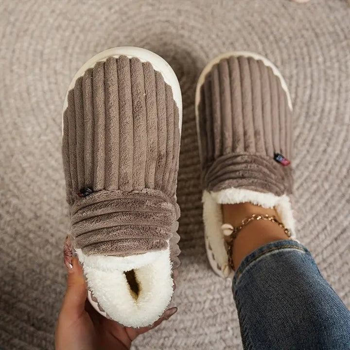Juliette chaussons en peluche antidérapants Léonie Varenne vue 5